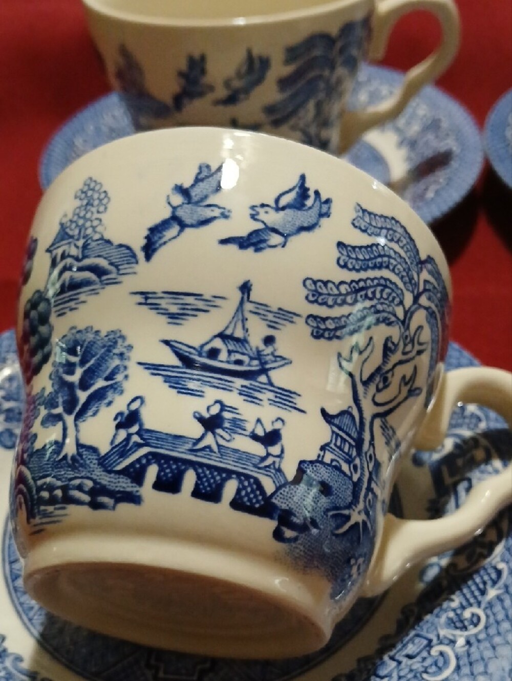 Blue Willow Teacups and Saucers Set of 4 Classic Blue - Picture 6 of 8
